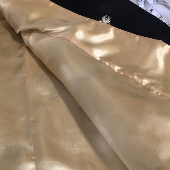 R Saline vintage Woman’s black & gold oriental look 4 button front jacket - Picture 7 of 7